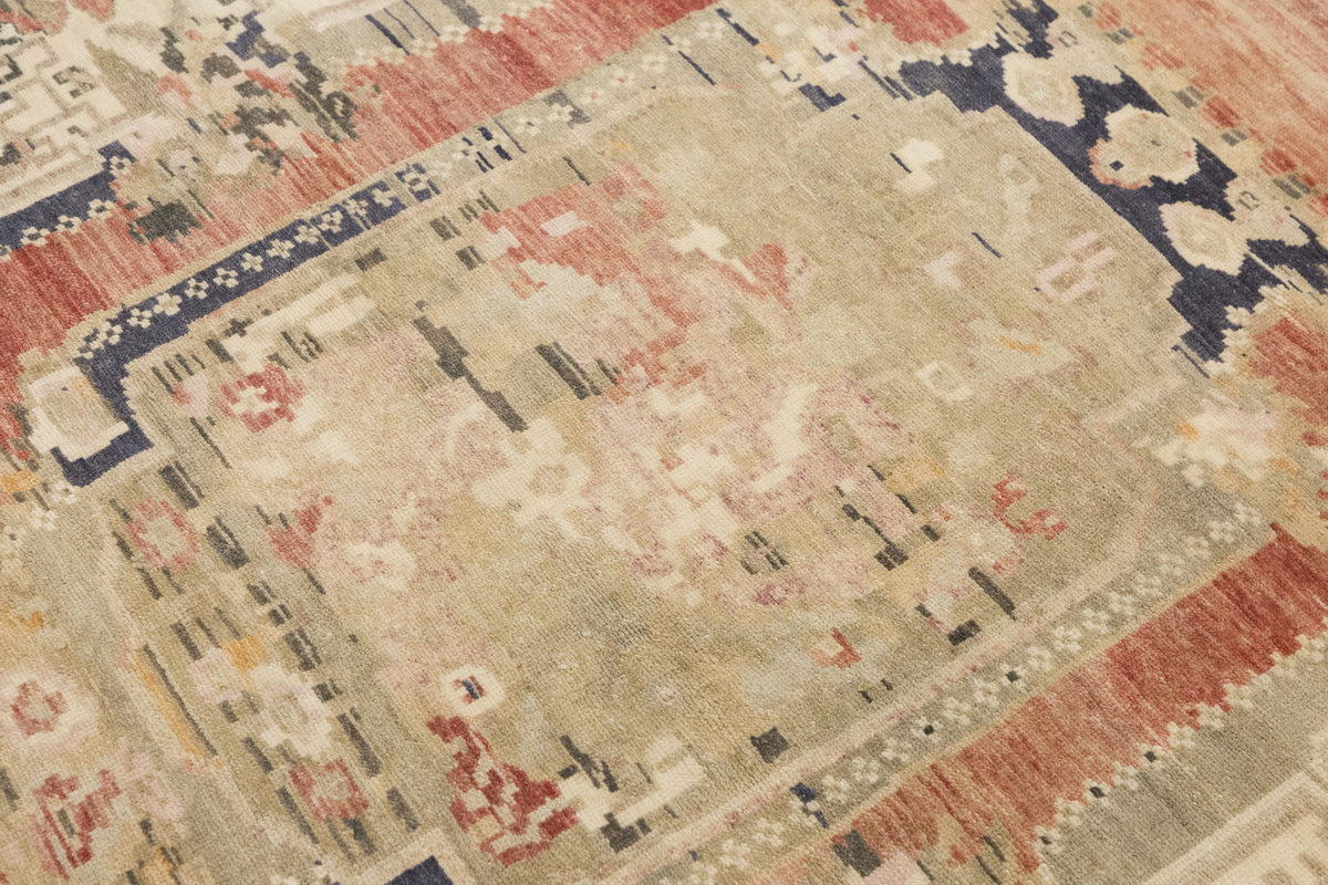 Vintage Rug 4'10" x 7'3" feet 148 x 220 cm
