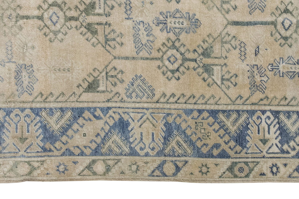 Vintage Rug 4'2" x 6'9" feet 128 x 205 cm