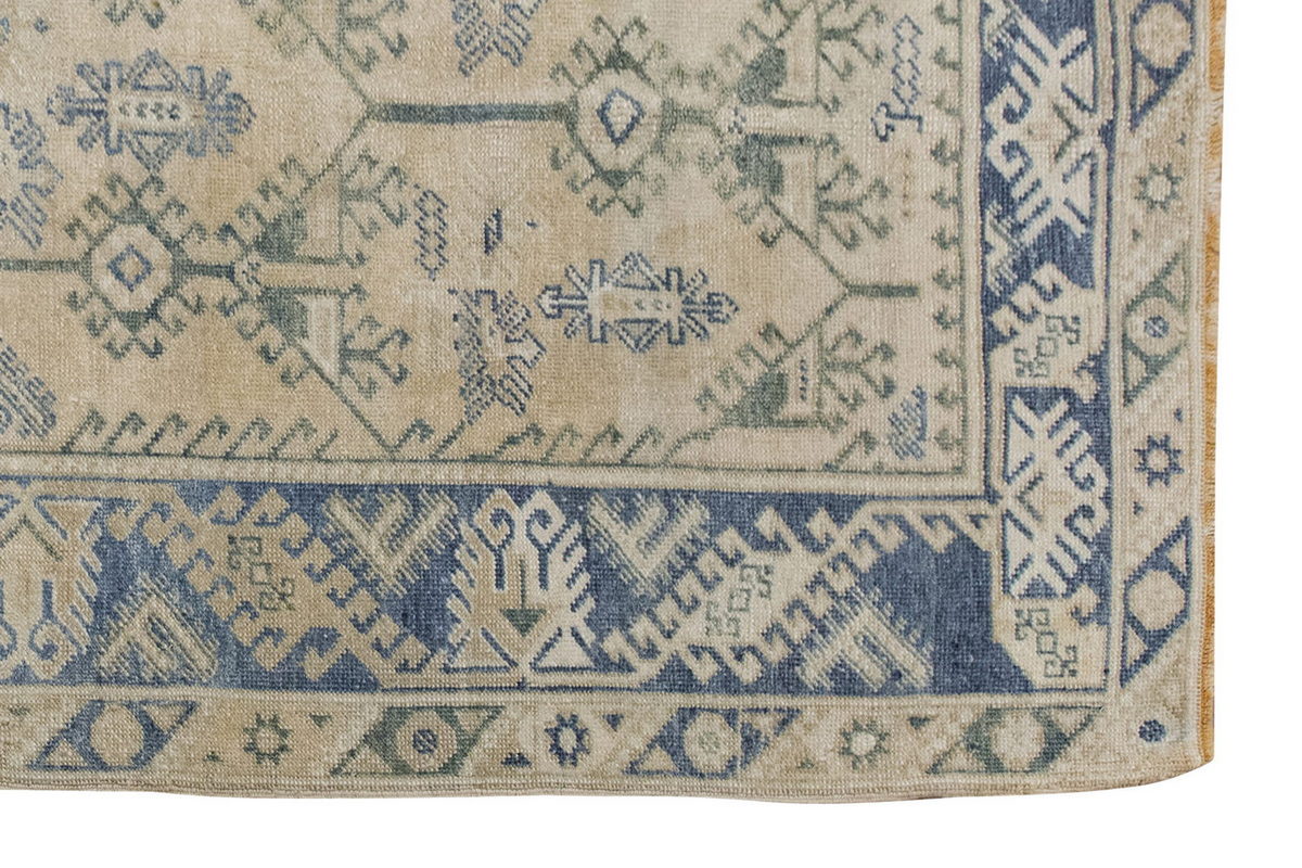 Vintage Rug 4'2" x 6'9" feet 128 x 205 cm