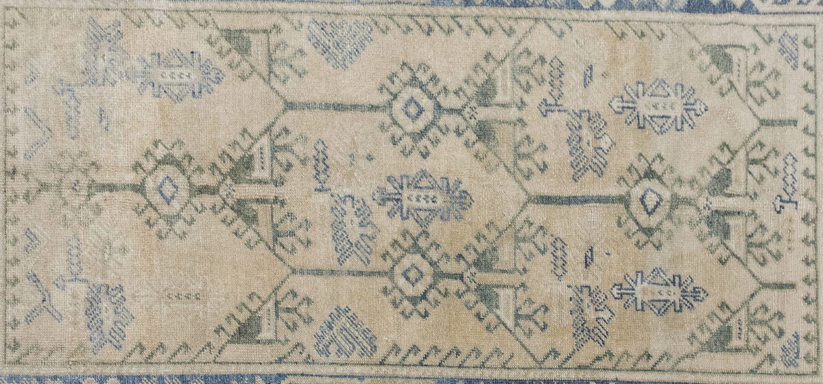 Vintage Rug 4'2" x 6'9" feet 128 x 205 cm