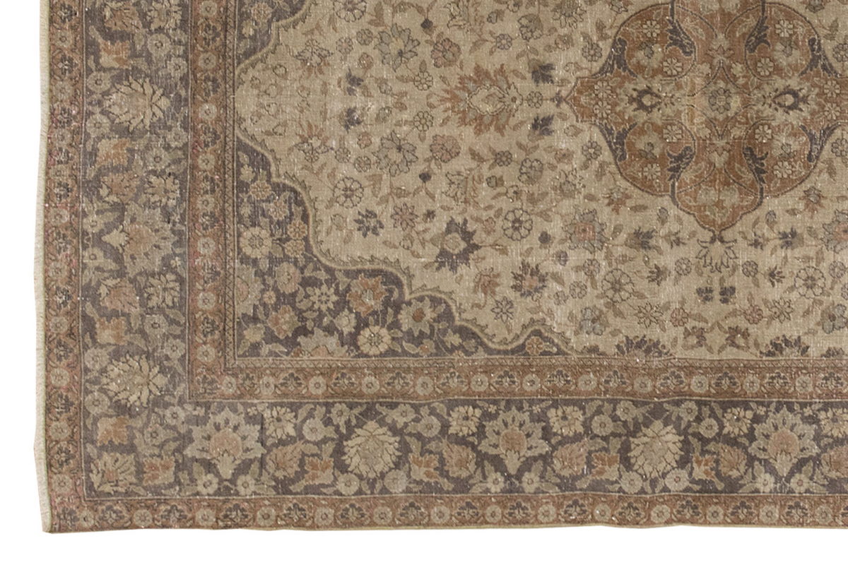 Vintage Rug 4'3" x 6'11" feet 130 x 212 cm