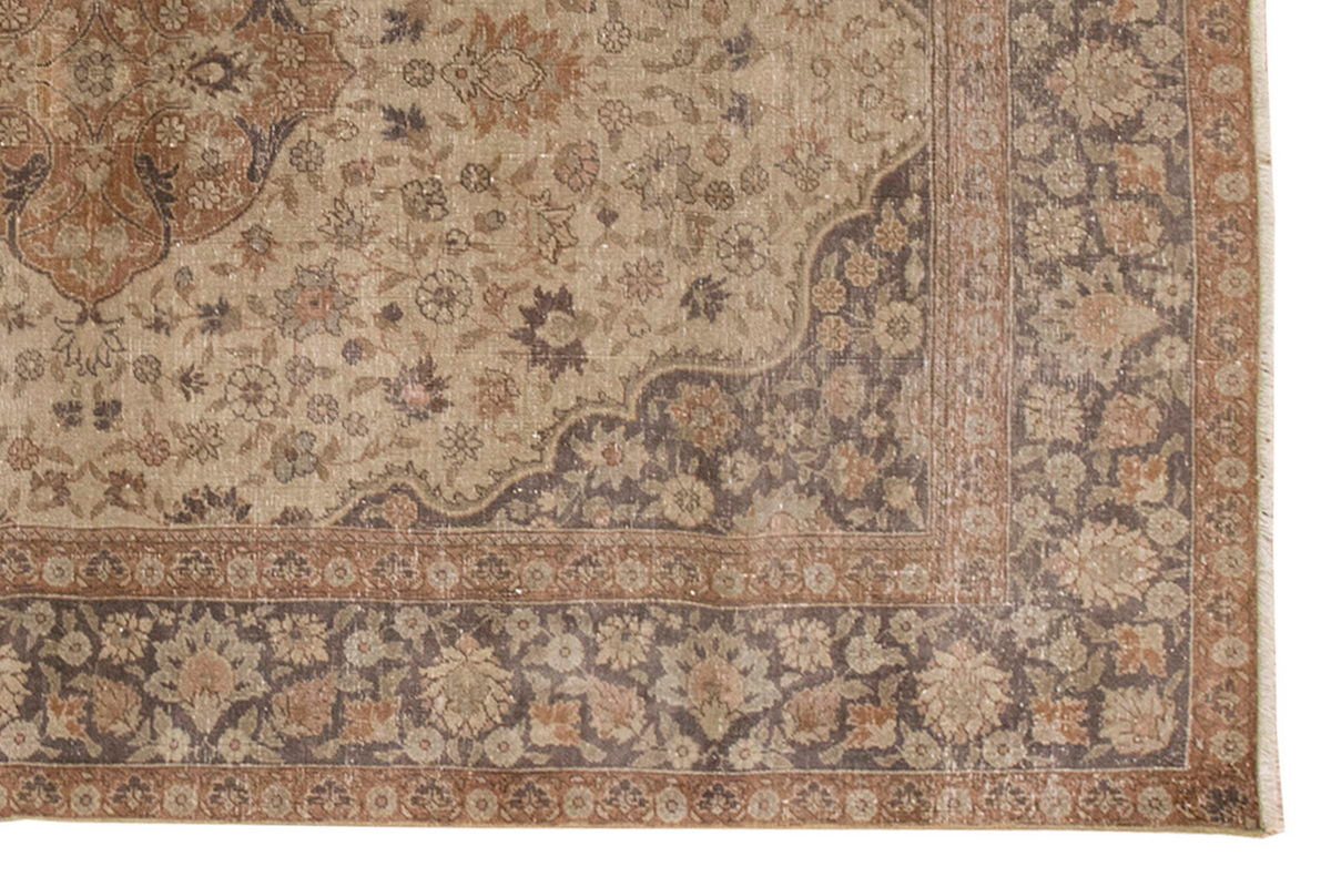 Vintage Rug 4'3" x 6'11" feet 130 x 212 cm