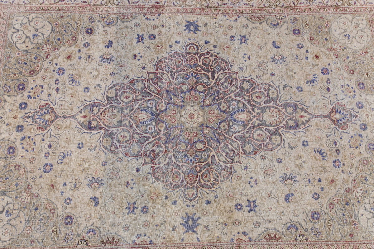 Vintage Rug 4'3" x 6'4" feet 130 x 192 cm