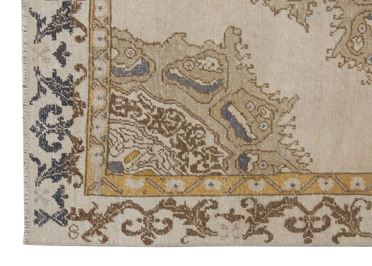 Vintage Rug 4'3" x 6'8" feet  129 x 203 cm