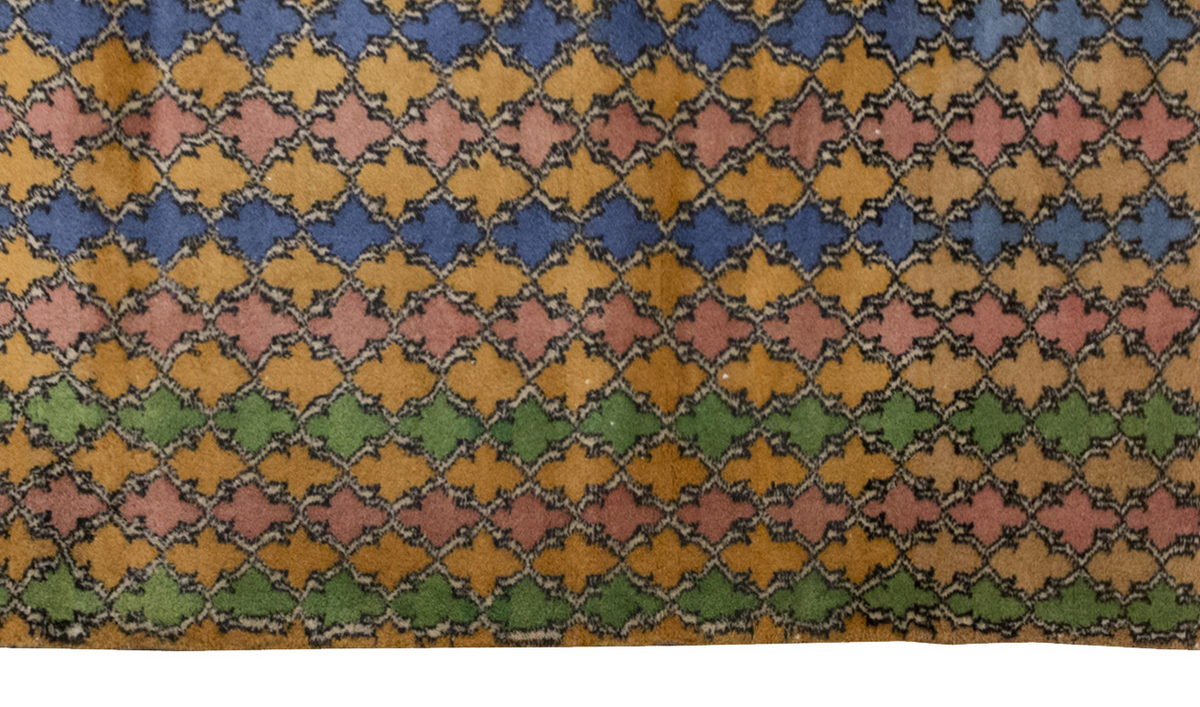 Vintage Rug 4'3" x 8'10" feet 130 x 268 cm