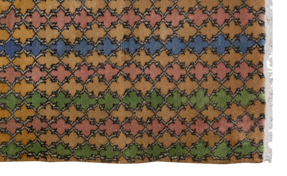 Vintage Rug 4'3" x 8'10" feet 130 x 268 cm