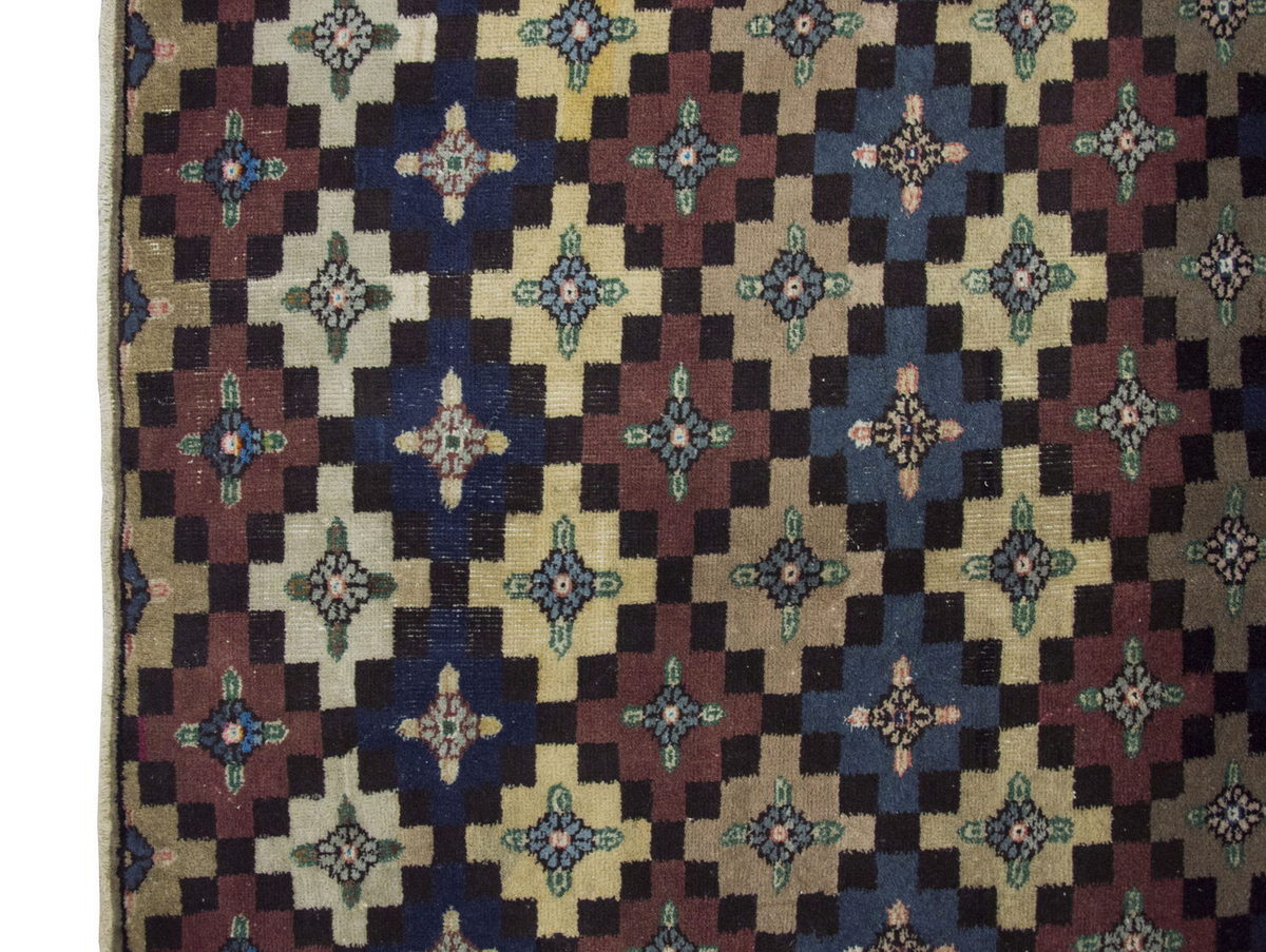 Vintage Rug 4'3" x 8'3" feet 130 x 252 cm