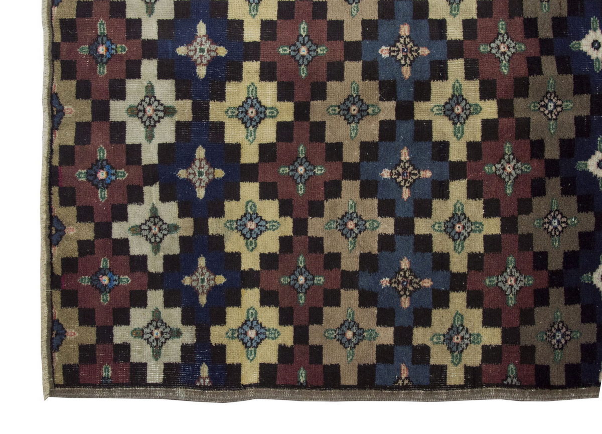 Vintage Rug 4'3" x 8'3" feet 130 x 252 cm