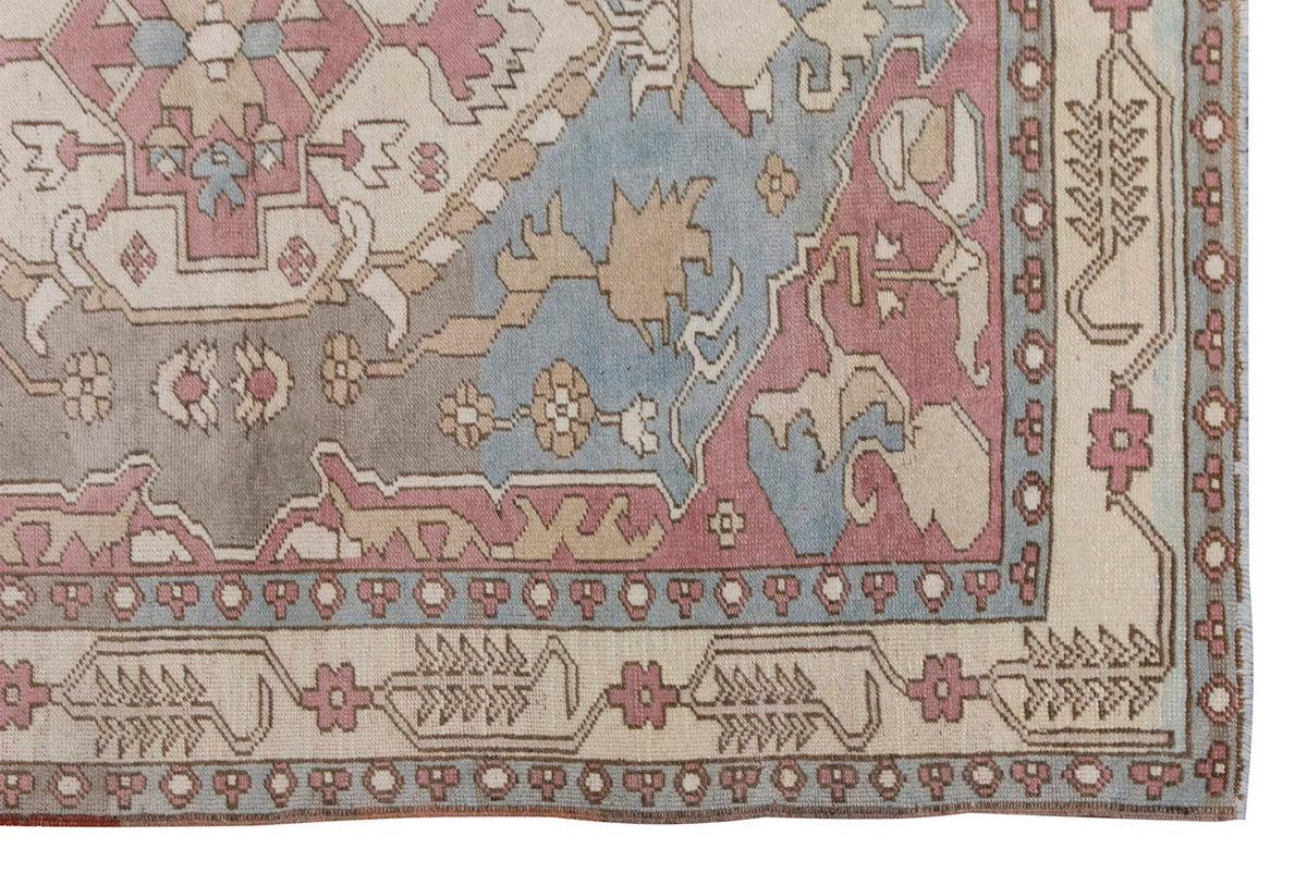 Vintage Rug 4'4" x 5'11" feet 132 x 180 cm