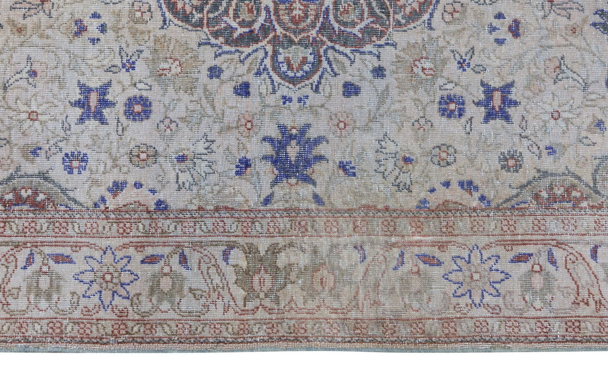Vintage Rug 4'4" x 6'4" feet 132 x 194 cm