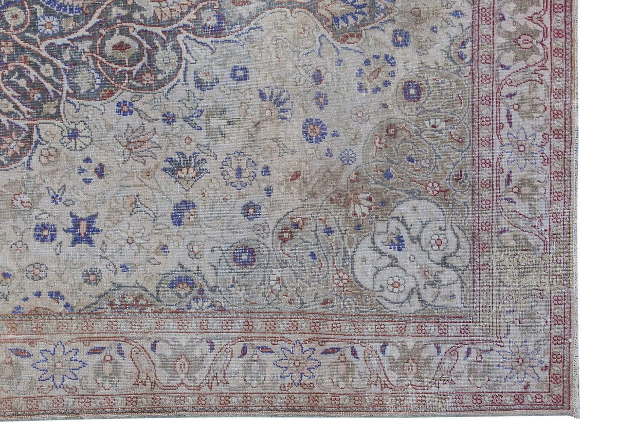 Vintage Rug 4'4" x 6'4" feet 132 x 194 cm