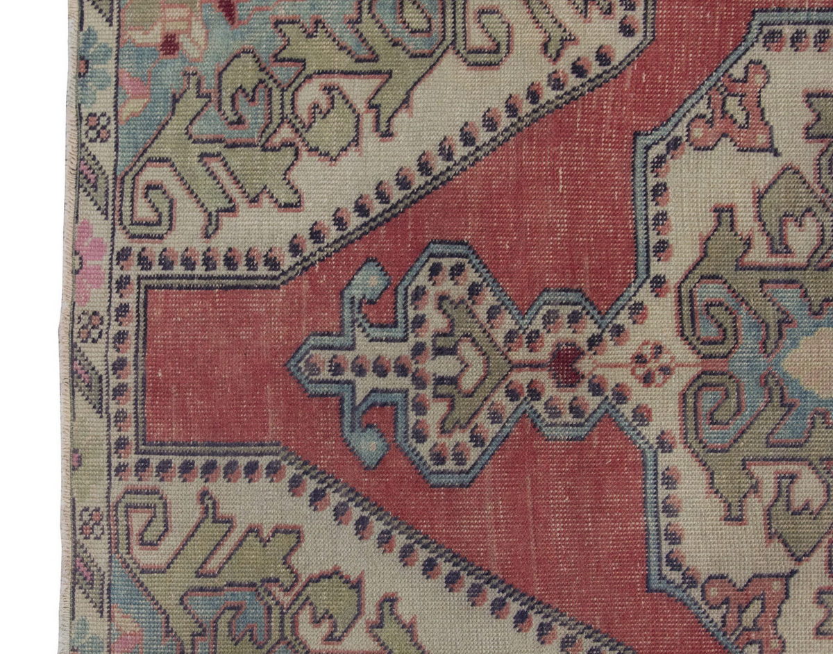 Vintage Rug 4'6" x 7" feet  137 x 212 cm
