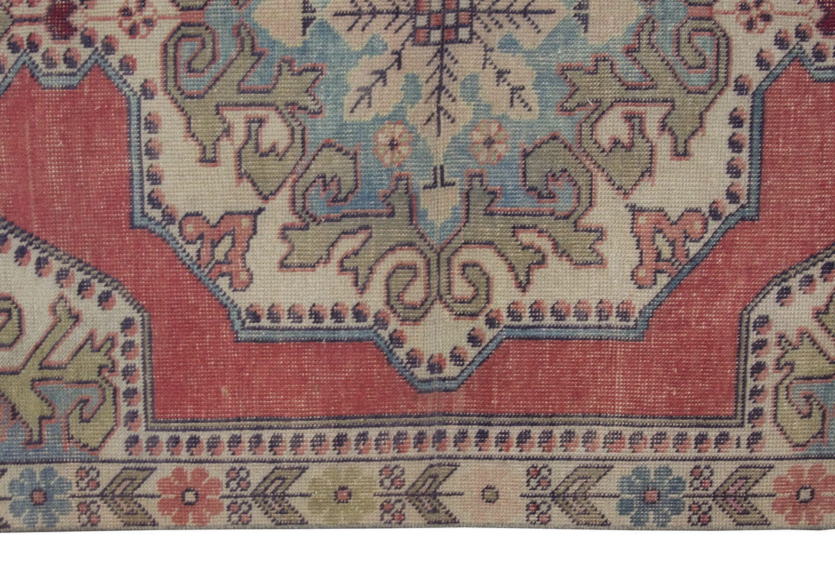 Vintage Rug 4'6" x 7" feet  137 x 212 cm