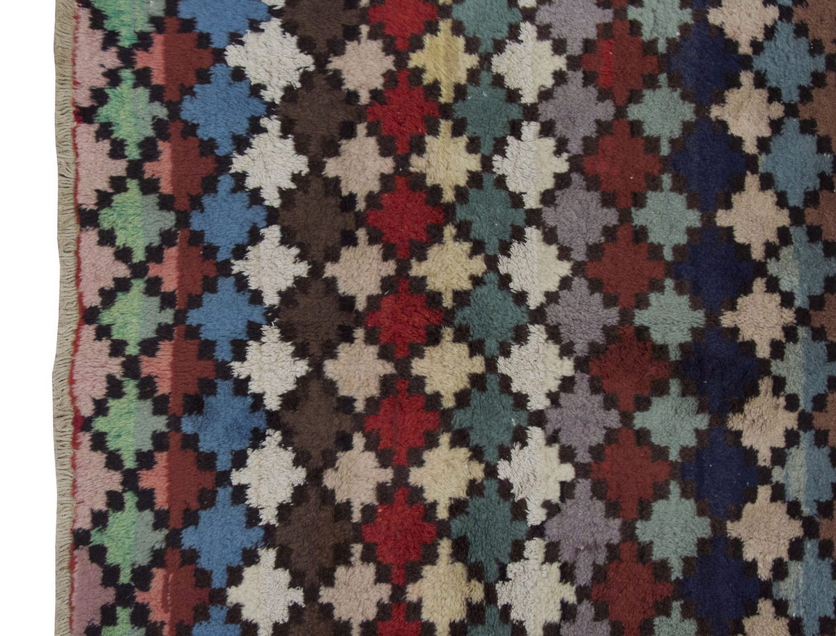 Vintage Rug 4'4" x 7'2" feet  133 x 218 cm