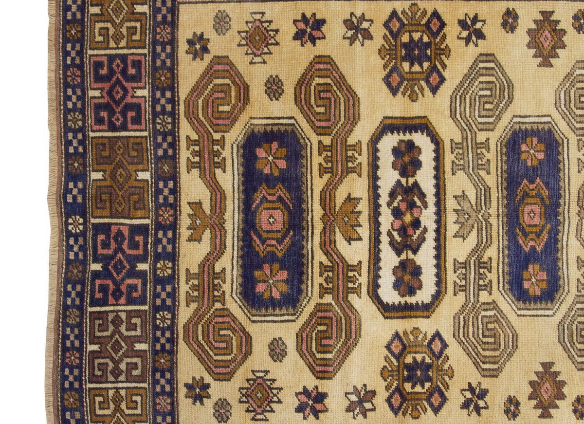 Vintage Rug 4'4" x 7'5" feet  133 x 225 cm