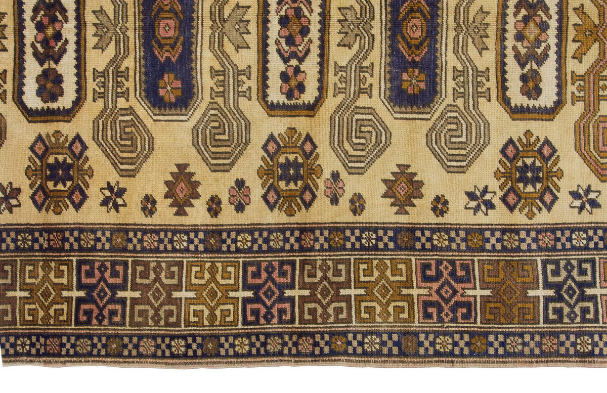 Vintage Rug 4'4" x 7'5" feet  133 x 225 cm