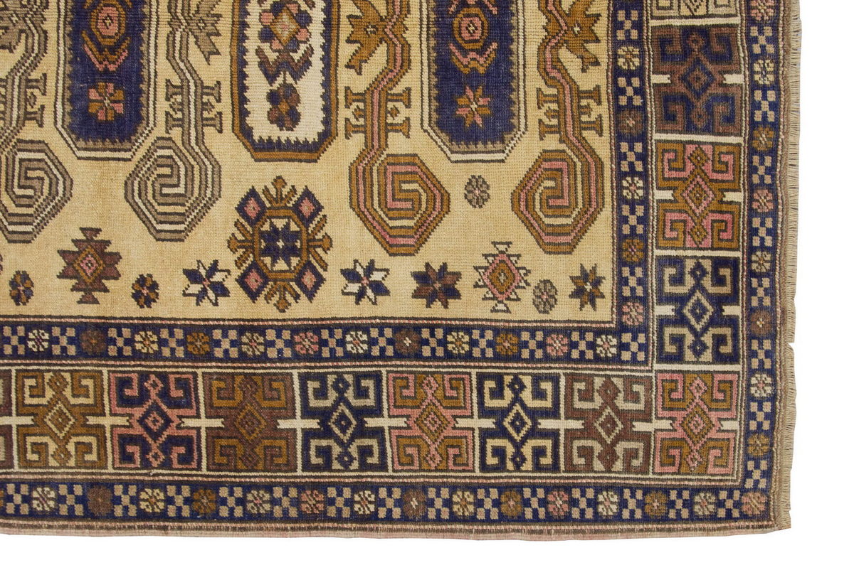 Vintage Rug 4'4" x 7'5" feet  133 x 225 cm