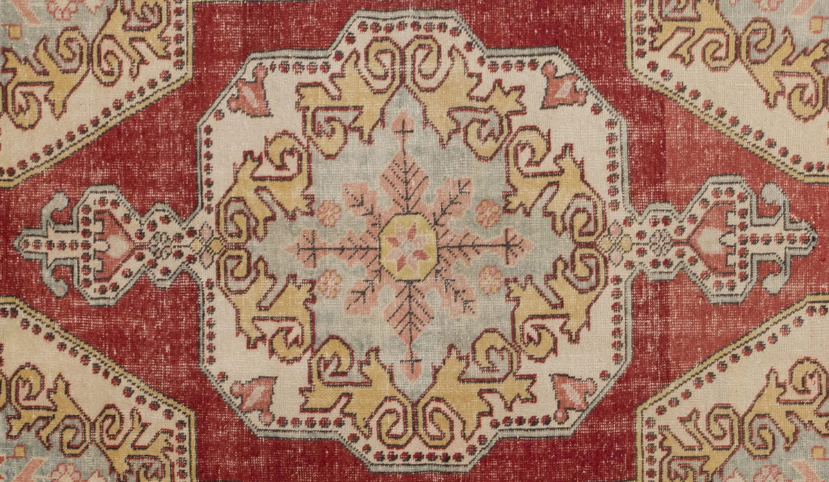 Vintage Rug 4'4" x 7'7" feet 132 x 230 cm