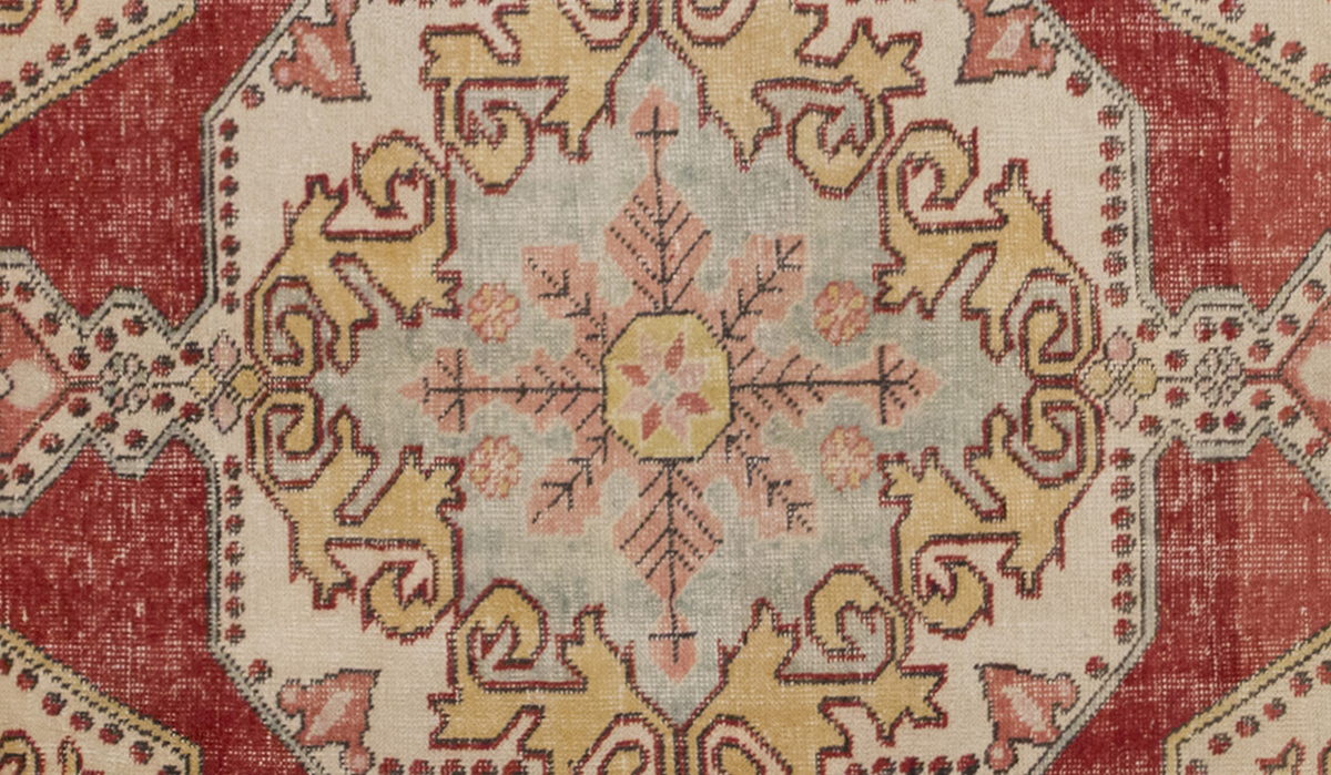 Vintage Rug 4'4" x 7'7" feet 132 x 230 cm
