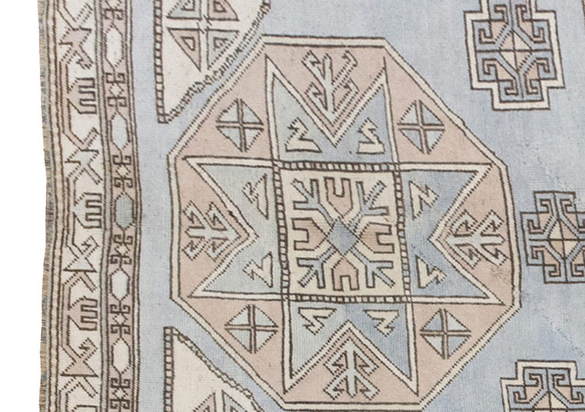 Vintage Rug 4'7" x 6'10" feet 140 x 208 cm