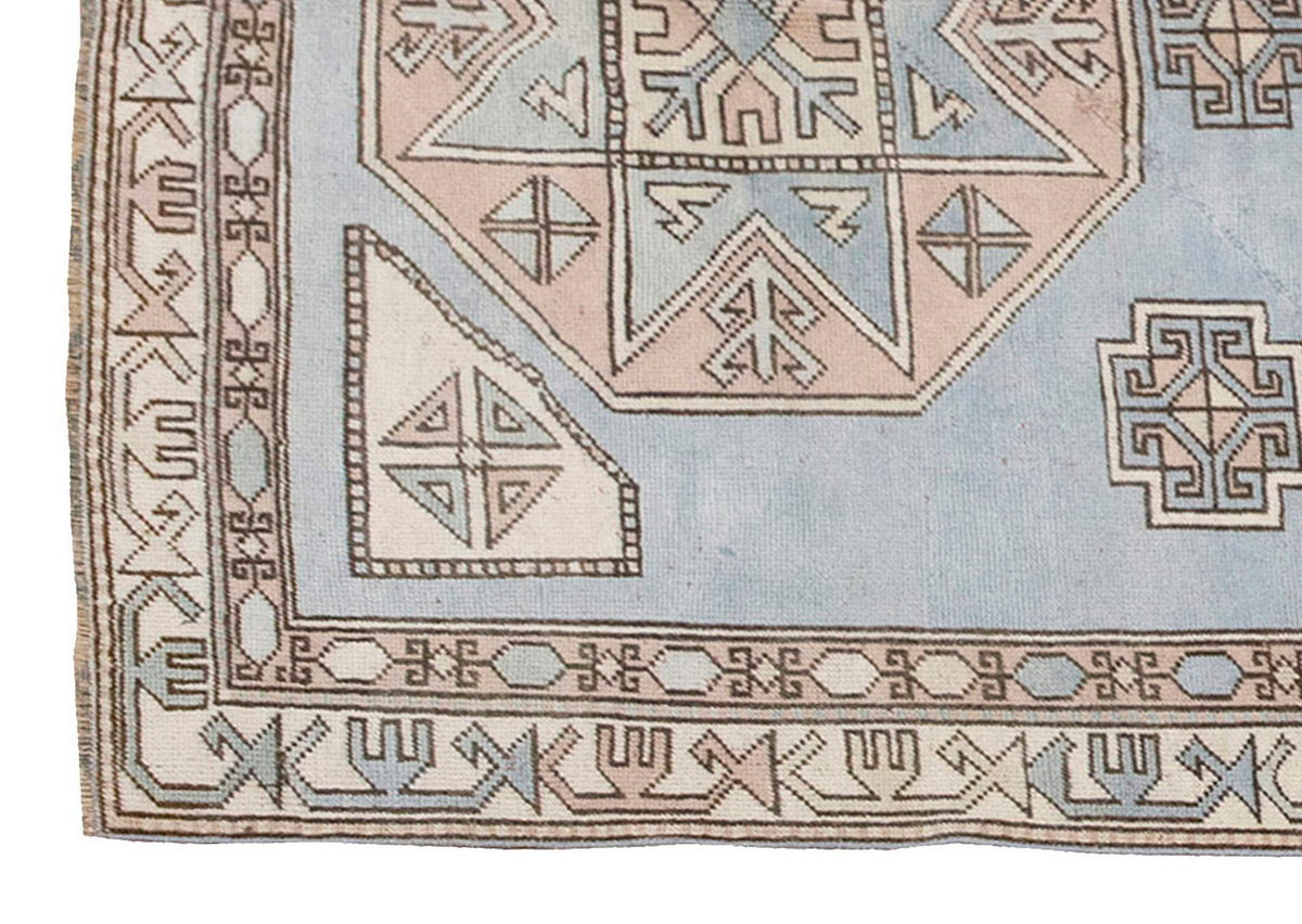 Vintage Rug 4'7" x 6'10" feet 140 x 208 cm