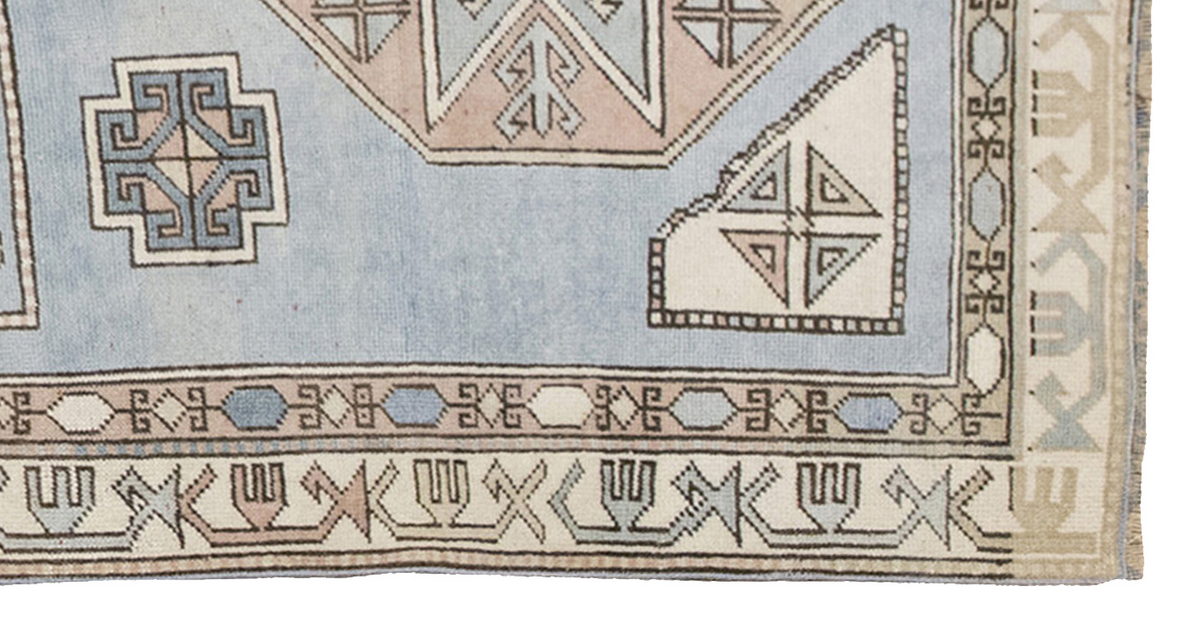 Vintage Rug 4'7" x 6'10" feet 140 x 208 cm