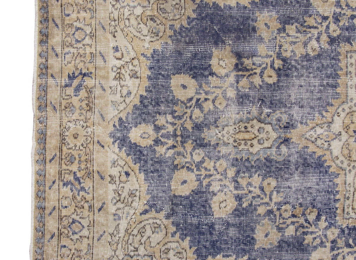 Vintage Rug 4'7 x 8'6" feet  140 x 260 cm