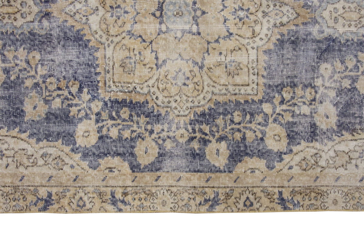 Vintage Rug 4'7 x 8'6" feet  140 x 260 cm