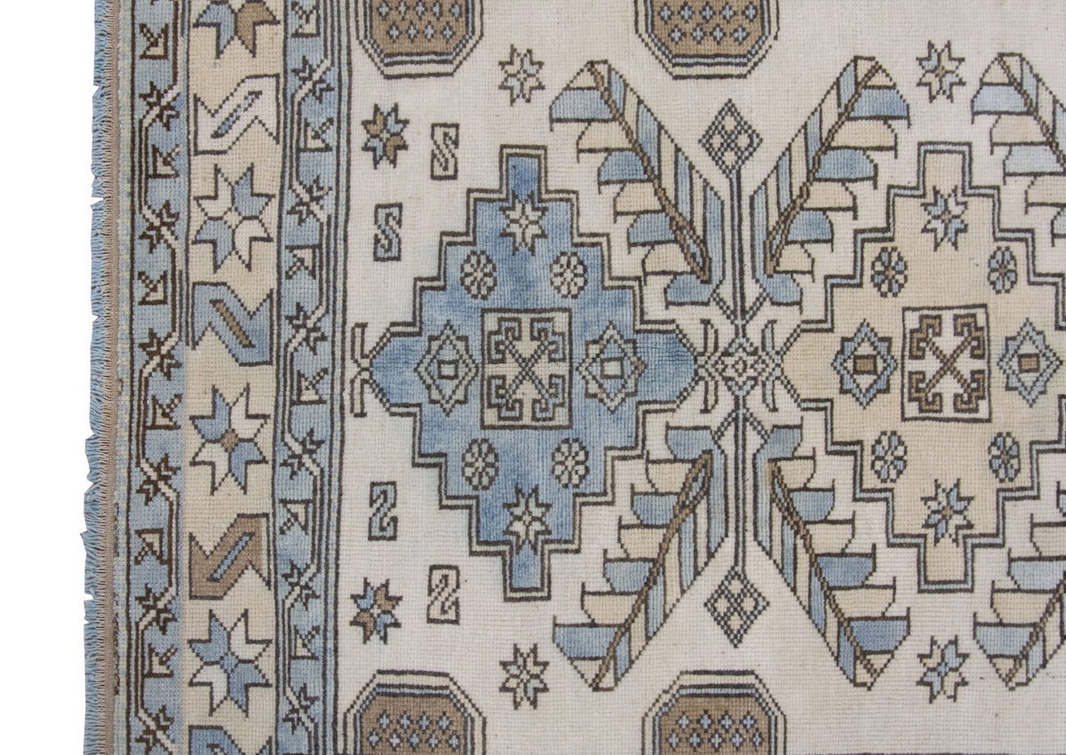 Vintage Rug 4'8" x 7'5" feet  143 x 225 cm
