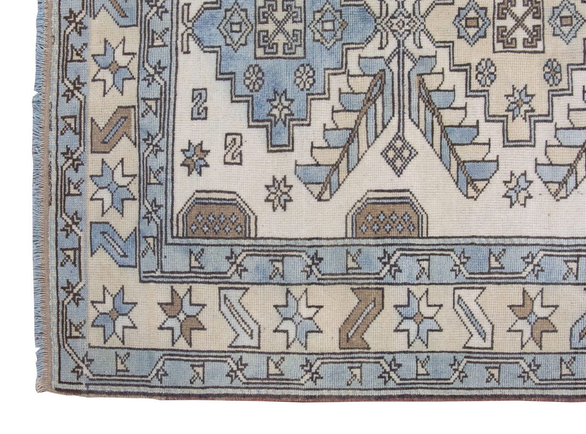 Vintage Rug 4'8" x 7'5" feet  143 x 225 cm