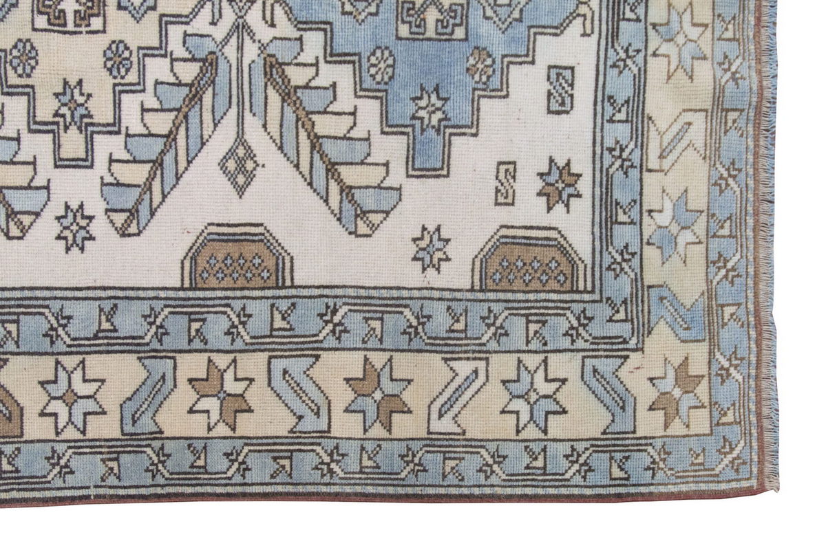 Vintage Rug 4'8" x 7'5" feet  143 x 225 cm