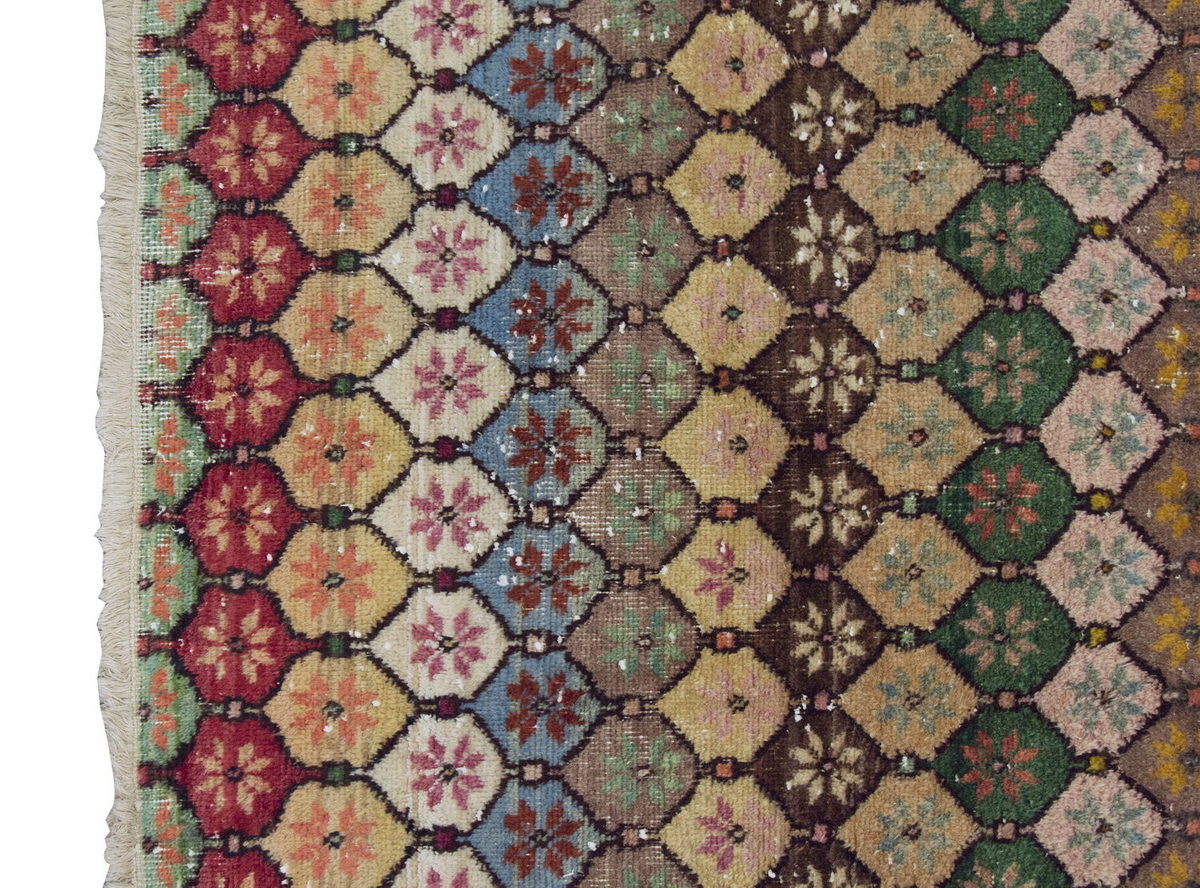 Vintage Rug 4'8" x 8'8" feet 142 x 265 cm