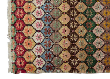 Vintage Rug 4'8" x 8'8" feet 142 x 265 cm