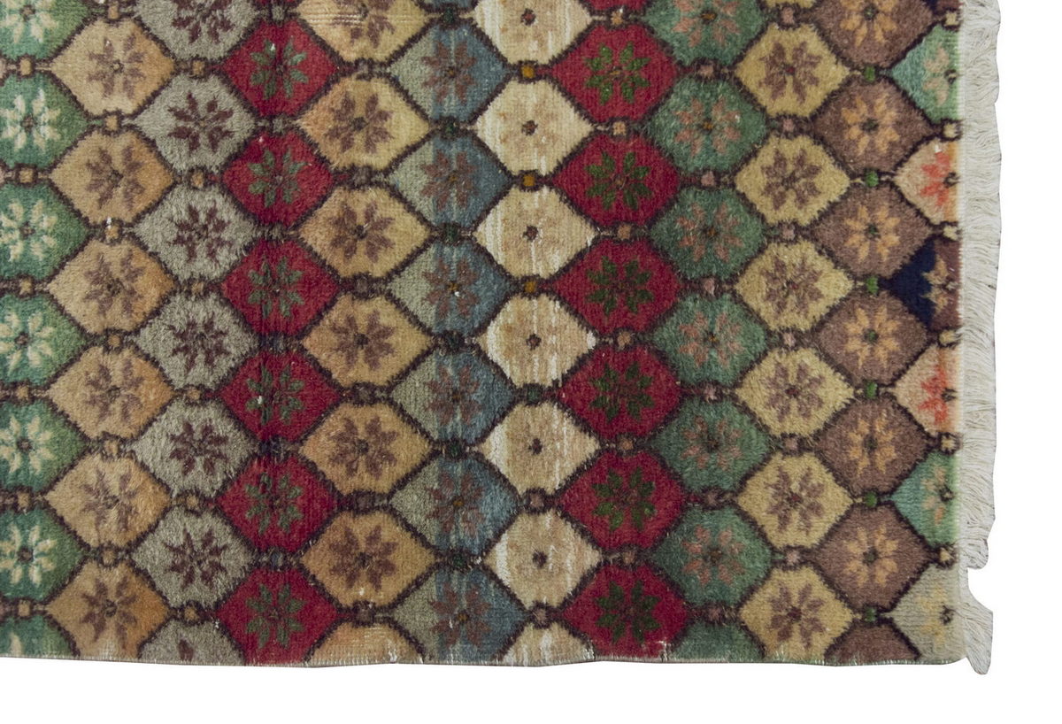 Vintage Rug 4'8" x 8'8" feet 142 x 265 cm