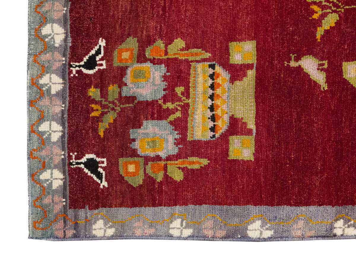 Vintage Rug 4'9" x 7'3" feet 145 x 220 cm