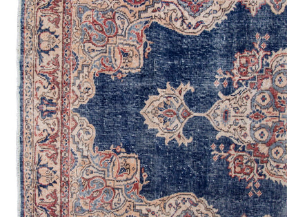 Vintage Rug 4 x 6'9" feet 122 x 205 cm