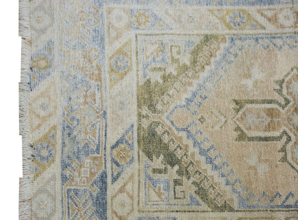 Vintage Rug 4 x 6'9" feet 122 x 207 cm