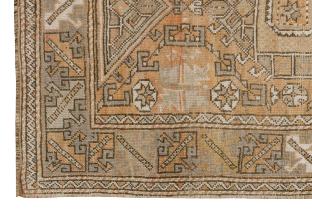 Vintage Rug 4 x 6 feet 122 x 182 cm