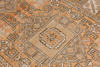 Vintage Rug 4 x 6 feet 122 x 182 cm