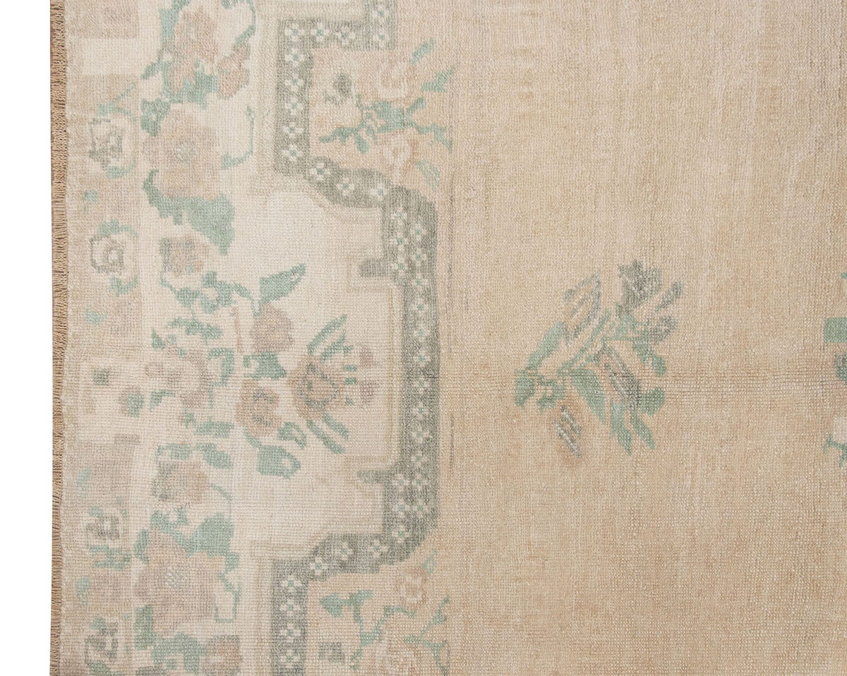 Vintage Rug 5" x 8'4" feet  152 x 253 cm