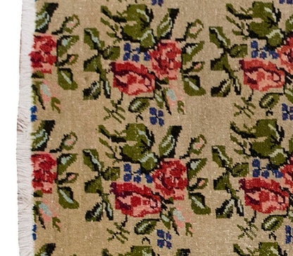 Vintage Rug 5' x 6'5" feet 153 x 195 cm