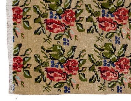 Vintage Rug 5' x 6'5" feet 153 x 195 cm