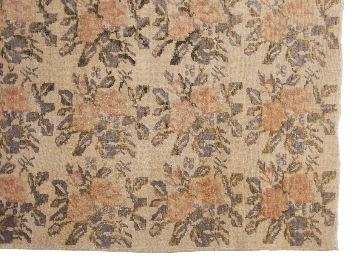 Vintage Rug 5'1" x 6'6" feet 155 x 197 cm