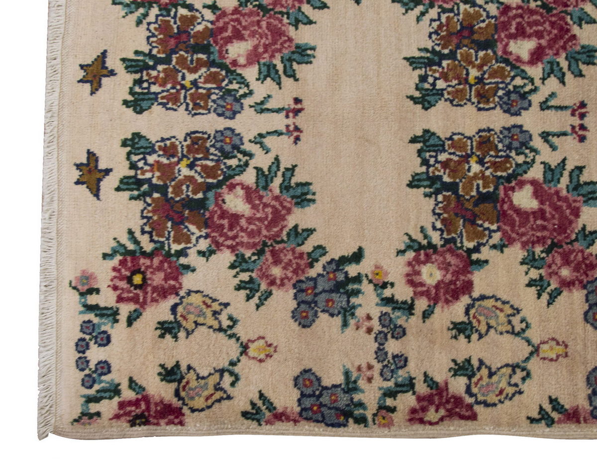 Vintage Rug 5'2" x 9'4" feet  157 x 284 cm