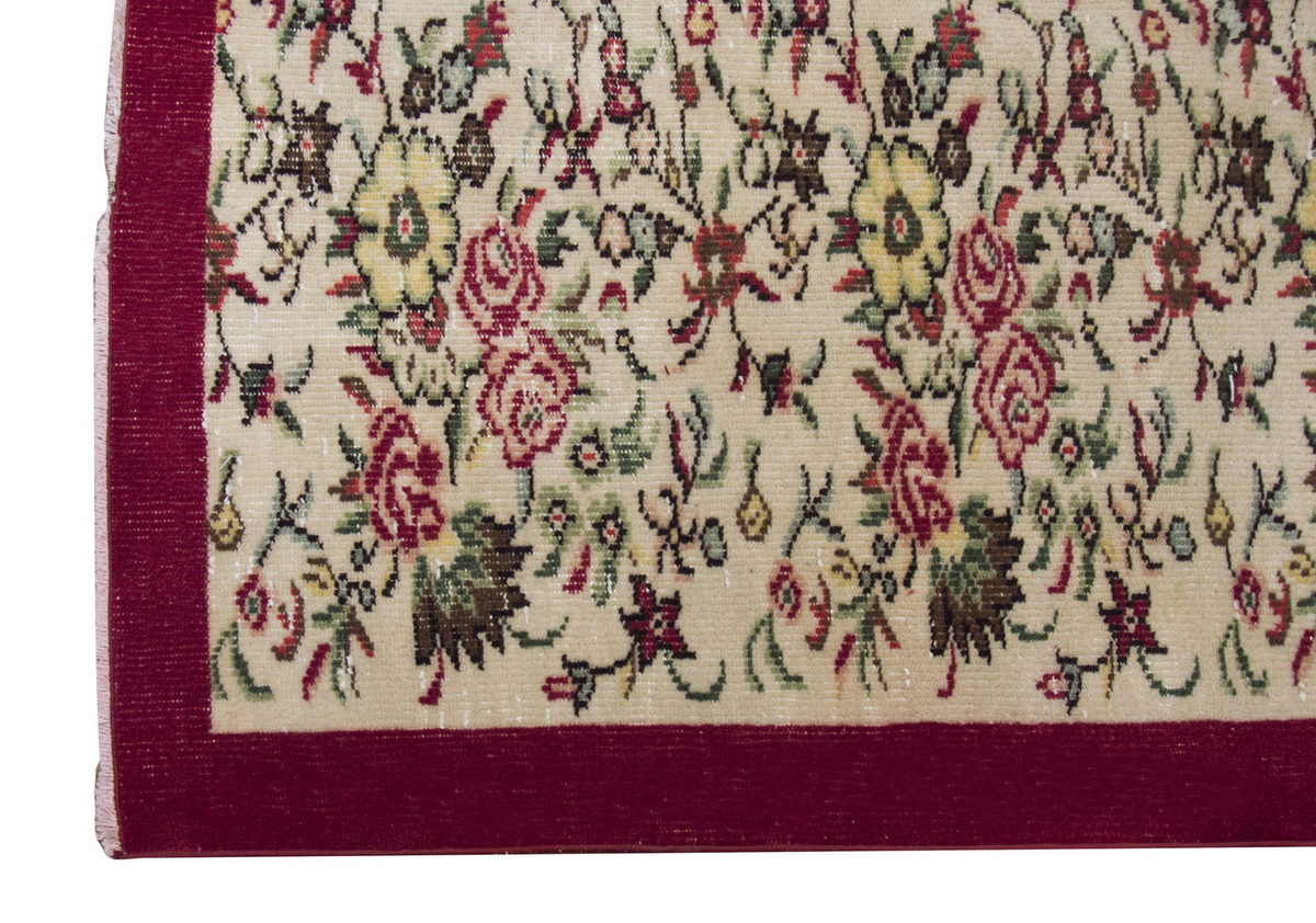 Vintage Rug 5'3" x 8'6" feet  160 x 258 cm