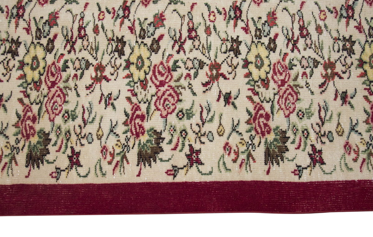 Vintage Rug 5'3" x 8'6" feet  160 x 258 cm