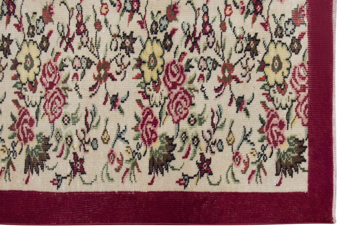 Vintage Rug 5'3" x 8'6" feet  160 x 258 cm