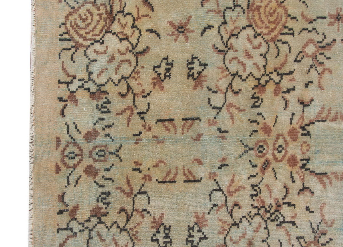 Vintage Rug 5'7" x 8'10" feet  170 x 270 cm