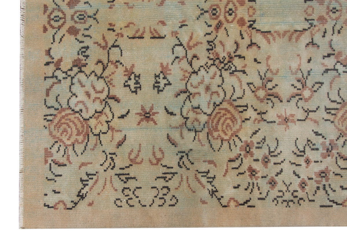 Vintage Rug 5'7" x 8'10" feet  170 x 270 cm
