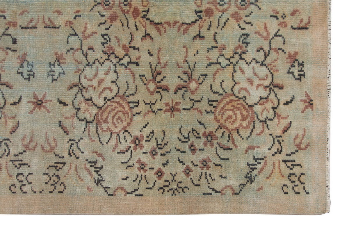 Vintage Rug 5'7" x 8'10" feet  170 x 270 cm